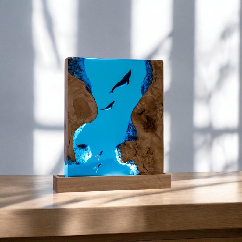 Whale Resin Epoxy Lamp