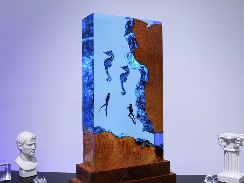 Sea Horse in Deep Sea Epoxy Resin Lamp