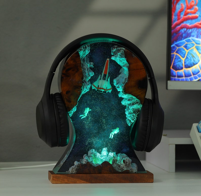 Astronaut Galaxy Headphone Stand Resin Lamp