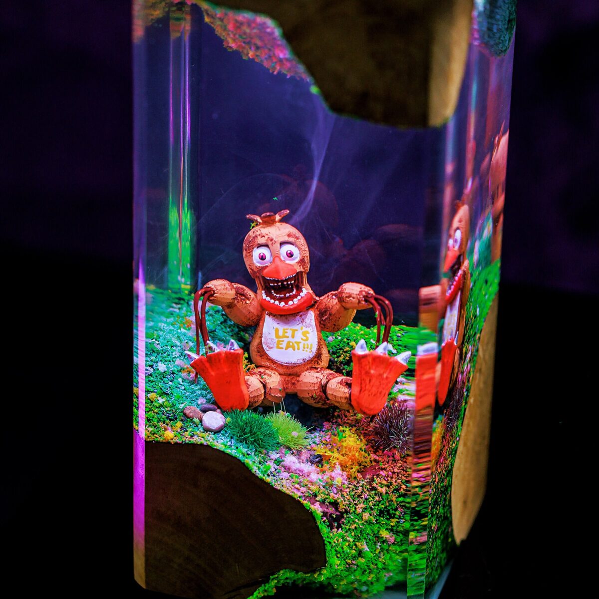 Creepy Chica Resin Lamp