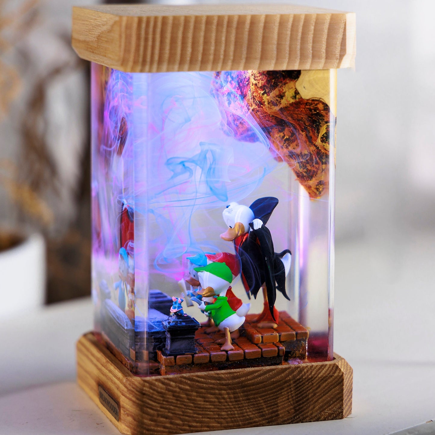 Donald Duck Resin Lamp