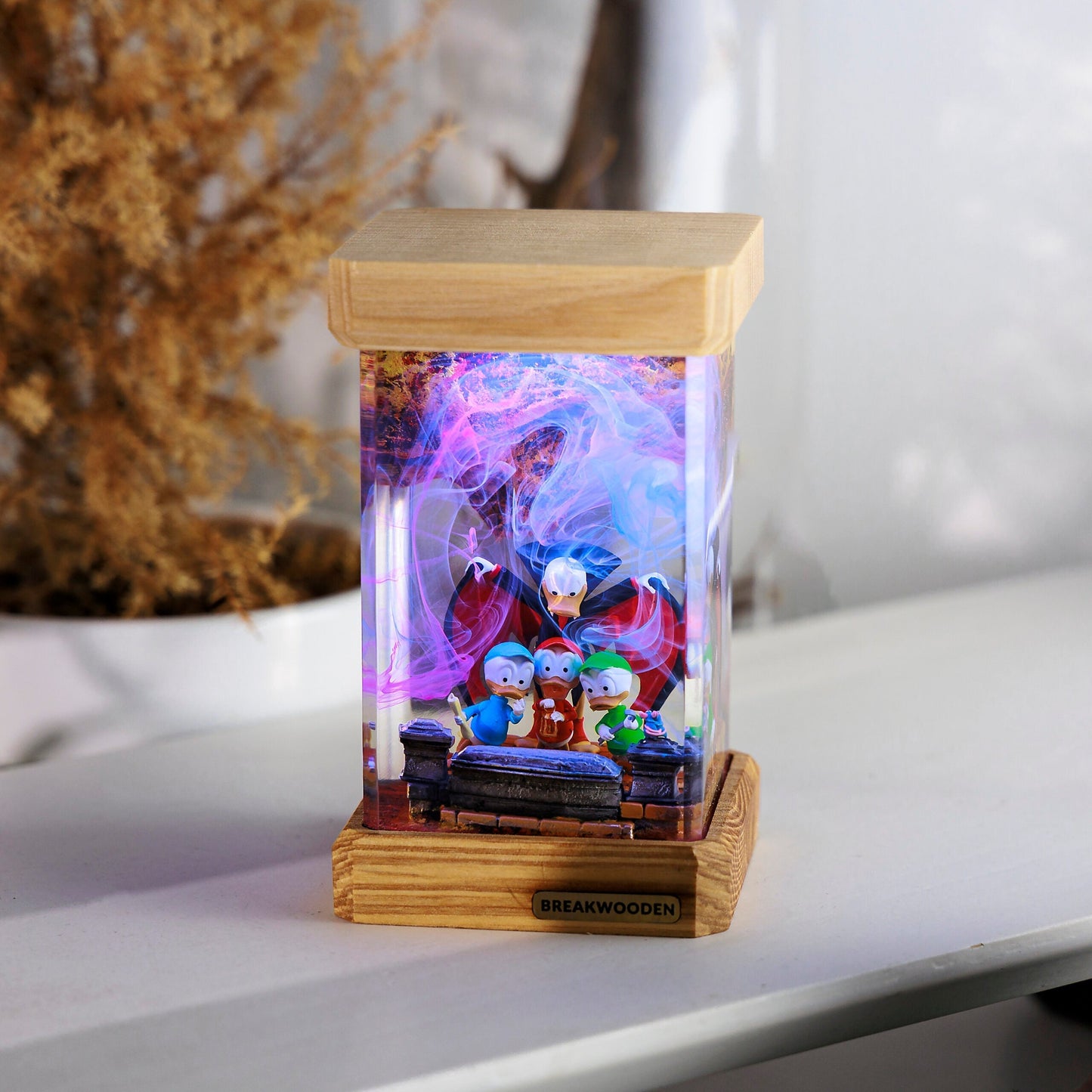 Donald Duck Resin Lamp