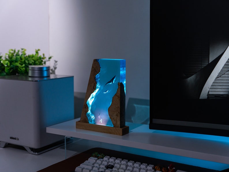 Whale Ocean Resin Epoxy Lamp