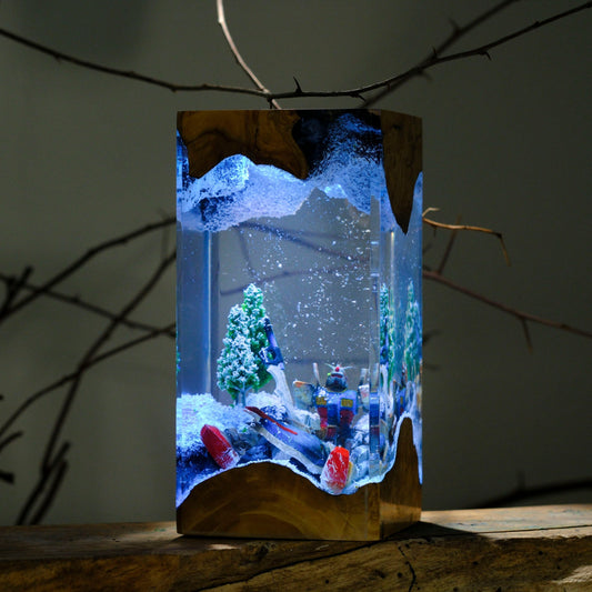 Broken Gundam in Antarctic Resin Lamp