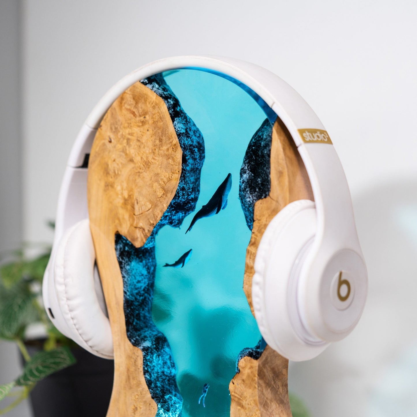 Headphone Stand Whale Epoxy Lamp