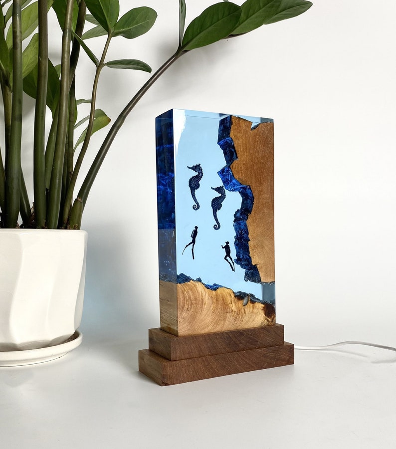 Sea Horse in Deep Sea Epoxy Resin Lamp