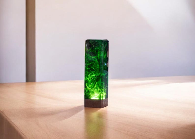 DEEP Green OCEAN Resin Epoxy Lamp