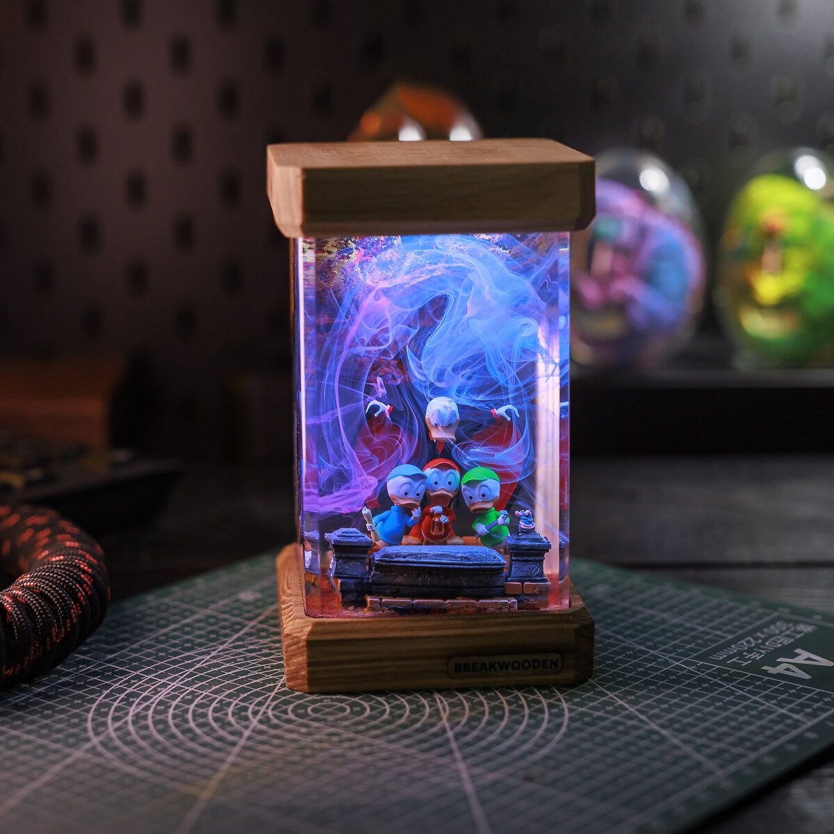 Donald Duck Resin Lamp