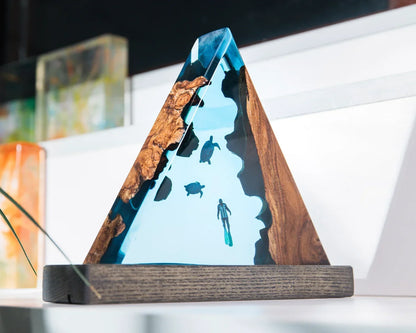 TRIANGLE DEEP SEA LAMP – EPOXY LAMP