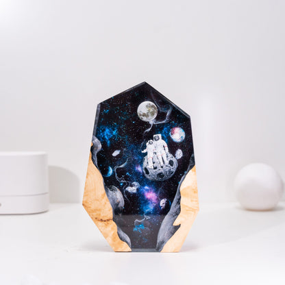 Astronauts in Galaxyspace Resin Lamp – Hexagon