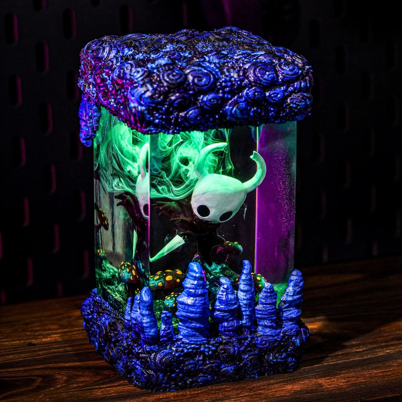 Cute Knight & Hornet Resin Lamp