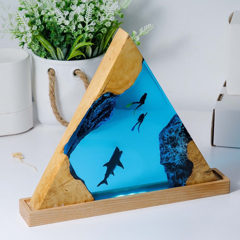 Shark & Diver Resin Epoxy Lamp