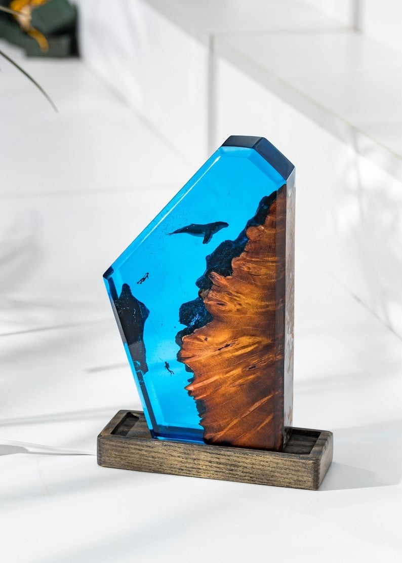 POLYON DEEP WHALE SEA – EPOXY LAMP