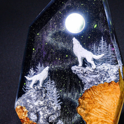 HUNTING MOON Howling Wolf Aurora Night Lamp