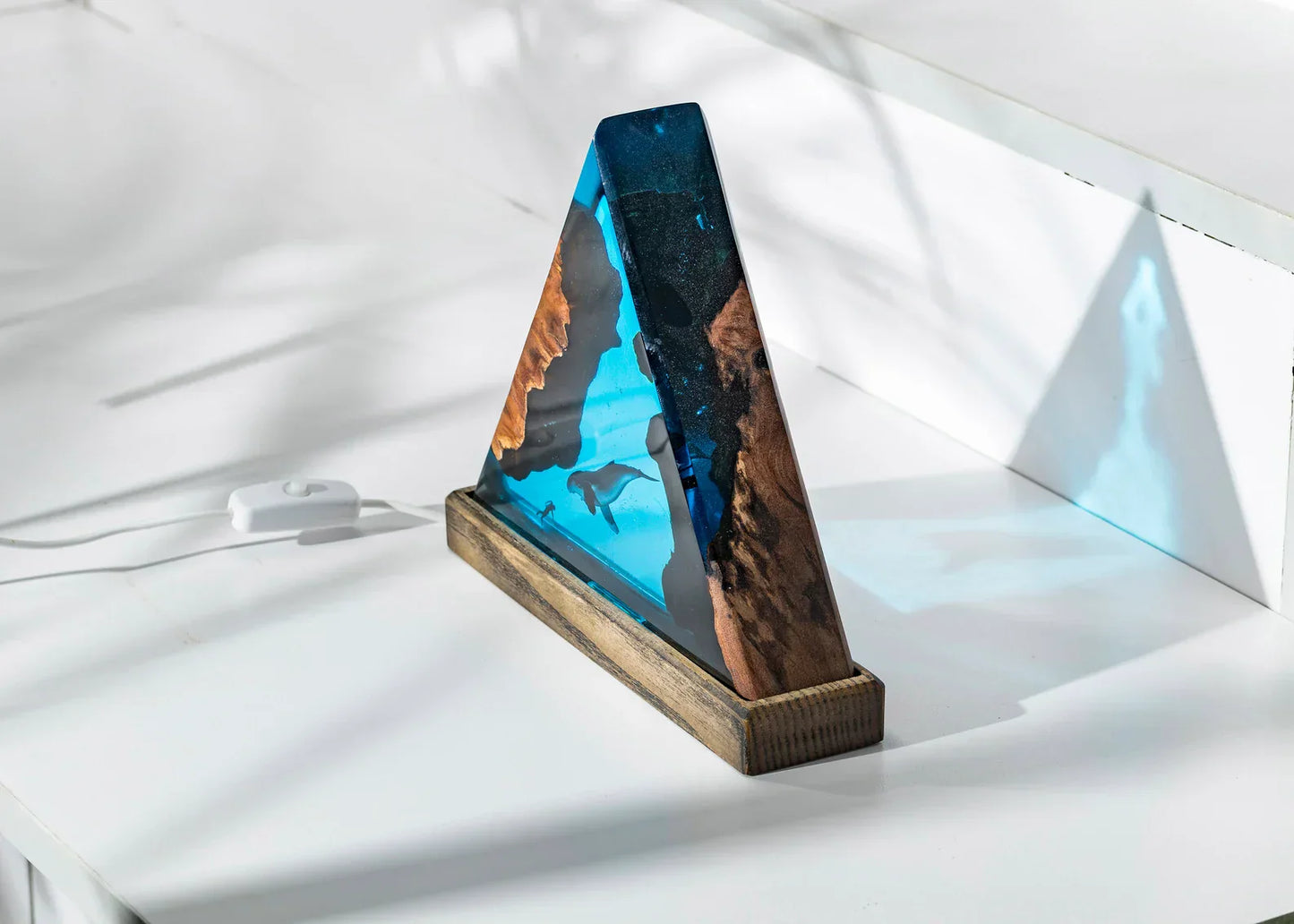 TRIANGLE DEEP SEA LAMP – EPOXY LAMP