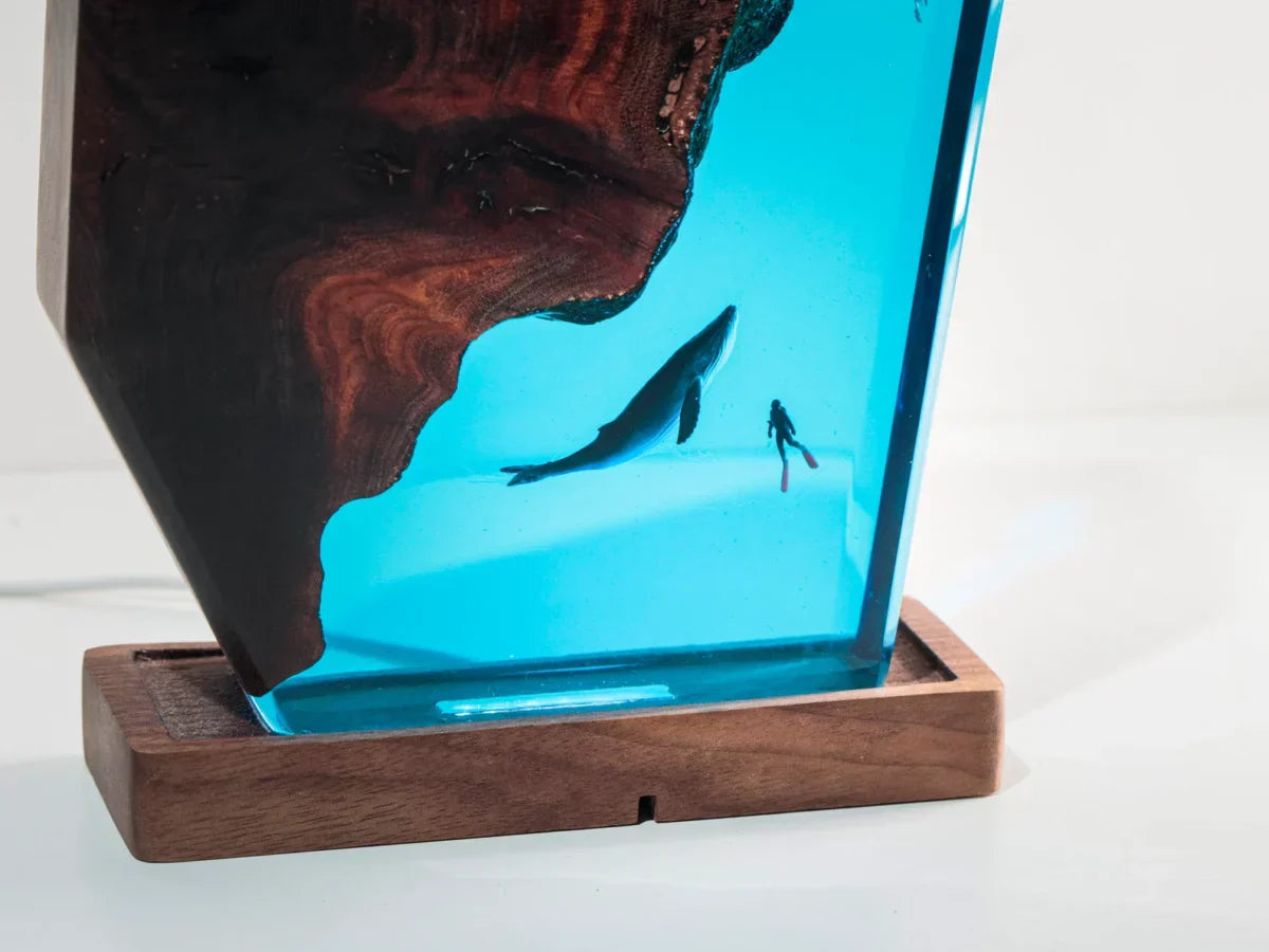 DEEP WHALE SEA LAMP – Polygon