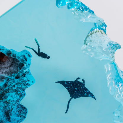 Manta Rays & Diver Resin Lamp